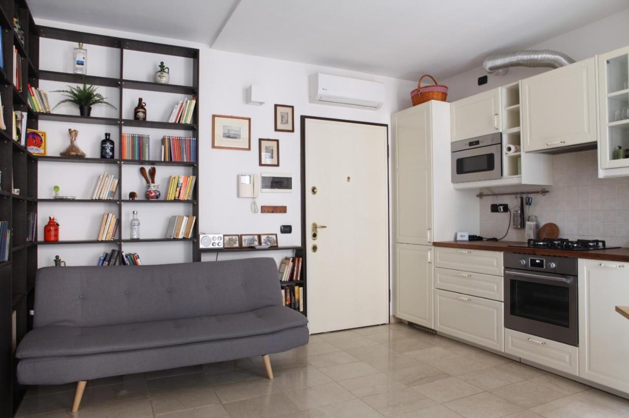 Terrace Apartment Close To Metro Station Milan Exterior photo