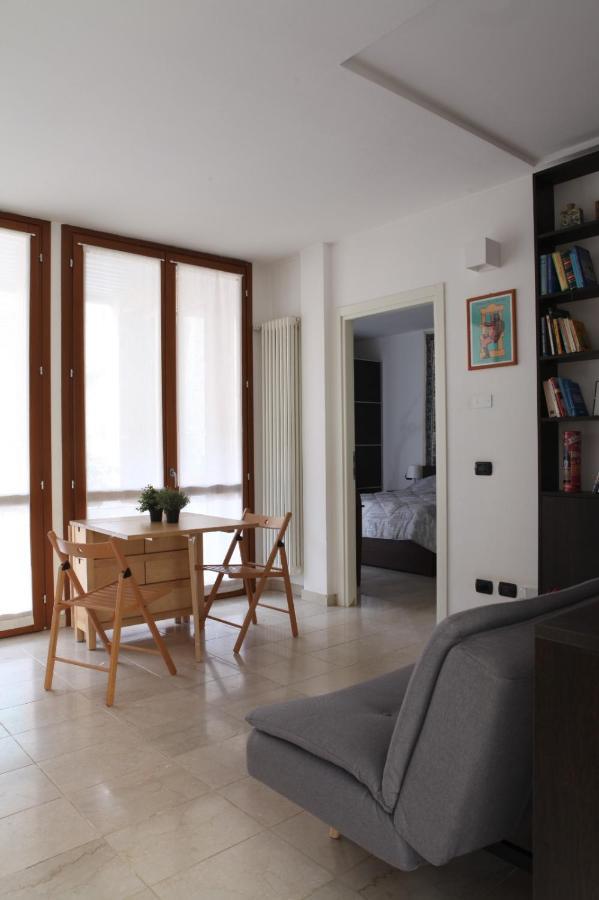 Terrace Apartment Close To Metro Station Milan Exterior photo